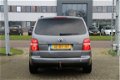 Volkswagen Touran - 1.9 TDI 105PK * DSG * Grijs kent. * Airco * Cruise - 1 - Thumbnail