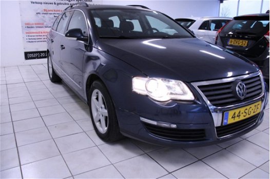 Volkswagen Passat Variant - 2.0 FSI Comfortline - 1