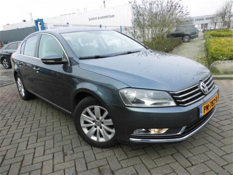 Volkswagen Passat - 2.0 TDI Comfortline BlueMotion - 1