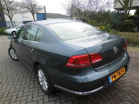 Volkswagen Passat - 2.0 TDI Comfortline BlueMotion - 1