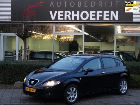 Seat Leon - 2.0 FSI Businessline - CLIMATE CONTROL - APK 7-2020 - NAVI - MULTI-STUUR - 5 DEURS - 1