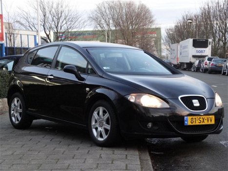 Seat Leon - 2.0 FSI Businessline - CLIMATE CONTROL - APK 7-2020 - NAVI - MULTI-STUUR - 5 DEURS - 1