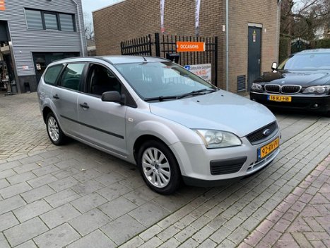 Ford Focus Wagon - 1.6 TDCI Trend Trekhaak Airco NAP APK 1 Jaar - 1