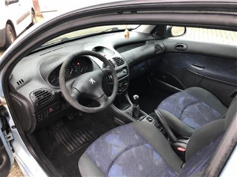 Peugeot 206 - 1.6 XS NIEUWE APK, SCHUIFDAK ELEKTRISCH - 1