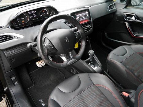 Peugeot 208 - GT-Line 1.2 110pk 5D. EAT6 | Navigatie |Parkeercamera | - 1
