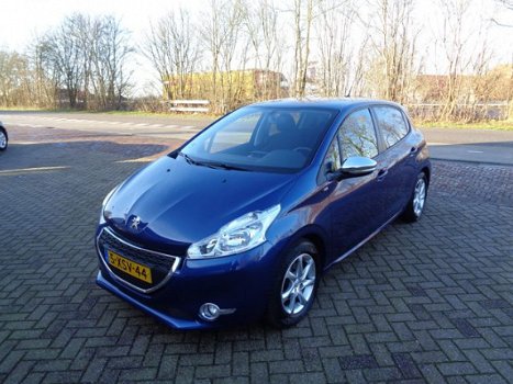 Peugeot 208 - 1.2 e-VTi Style AUTOMAAT NAVIGATIE CRUISE - 1