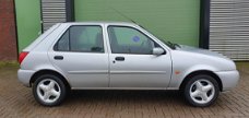 Ford Fiesta - 1.3-8V 5DRS Grijs APK MAART 2021*NAP*AIRCO