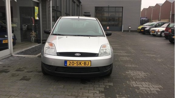 Ford Fiesta - 1.3 Ambiente - 1