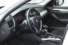 BMW X1 - sDrive20i | PANO-DAK | NAVI | XENON | NL-AUTO