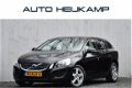 Volvo V60 - 2.0T 203 PK Momentum | Navi | Trekhaak | Dealeronderhouden - 1 - Thumbnail