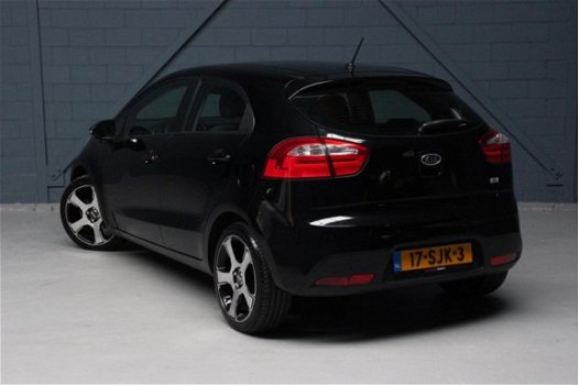 Kia Rio - 1.2 CVVT Super Pack Sport (CRUISE, CLIMATE, TELEFOON, PDC, 17 INCH, LED, NIEUWSTAAT) - 1