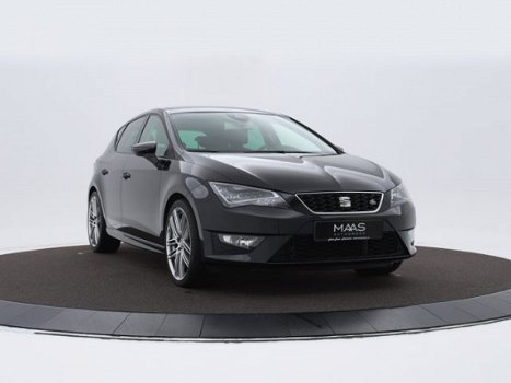 Seat Leon - 1.4 Tsi 140pk FR Business | Panoramadak | Navigatie | Sound | Led Koplampen | P-Sensoren - 1