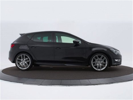 Seat Leon - 1.4 Tsi 140pk FR Business | Panoramadak | Navigatie | Sound | Led Koplampen | P-Sensoren - 1