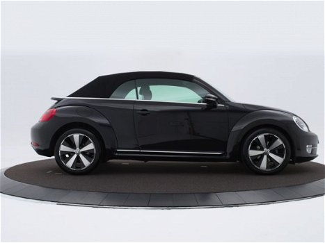 Volkswagen Beetle Cabriolet - 1.2 Tsi 105pk DSG Design | Clima | P-Sensoren | Stoel Verwarming | 18