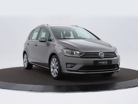 Volkswagen Golf Sportsvan - 1.2 Tsi 110pk DSG Highline | Navigatie | Camera | P-Sensoren | Clima | - 1