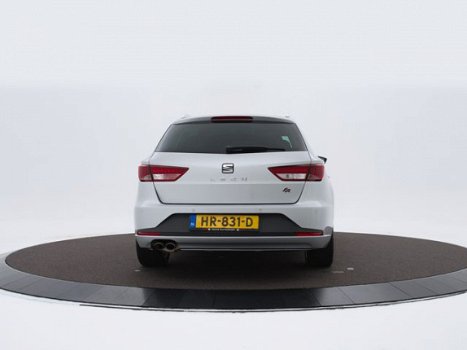 Seat Leon ST - 1.4 Tsi 150pk DSG FR Connect | Navigatie | Camera | Led Koplampen | P-Sensoren | 17