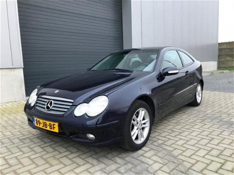 Mercedes-Benz C-klasse Sportcoupé - 200 K. CLIMA NAP '02 - 1