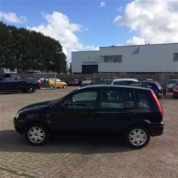 Ford Fusion - 1.4 TDCI TREND Nette en goed rijdende auto(parkeer deukje op achterklep) - 1