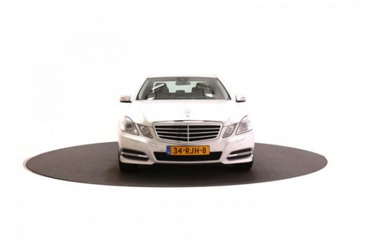 Mercedes-Benz E-klasse - 200 CGI Business Class Avantgarde Automaat/ Lederen bekleding - 1