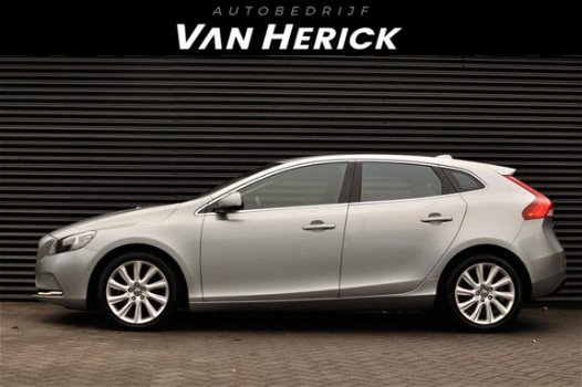 Volvo V40 - 1.6 D2 Momentum / Navi / Cruise / Airco - 1