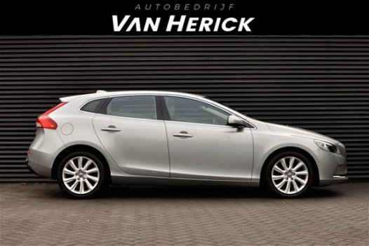 Volvo V40 - 1.6 D2 Momentum / Navi / Cruise / Airco - 1