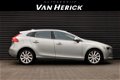 Volvo V40 - 1.6 D2 Momentum / Navi / Cruise / Airco - 1 - Thumbnail