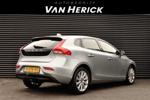 Volvo V40 - 1.6 D2 Momentum / Navi / Cruise / Airco - 1