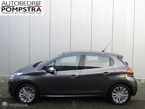 Peugeot 208 - 5 Deurs 1.2 PureTech Allure NAVI/CLIMA/PDC/LMV - 1