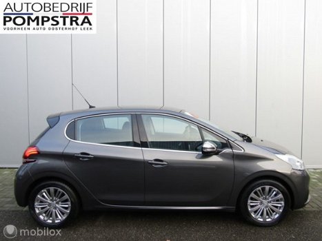 Peugeot 208 - 5 Deurs 1.2 PureTech Allure NAVI/CLIMA/PDC/LMV - 1