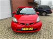 Toyota Aygo - 1.0-12V + 5 Deurs / Airco / NAP / APK 1-2021 - 1 - Thumbnail