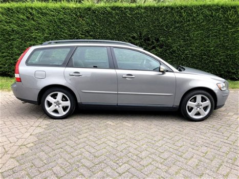 Volvo V50 - 2.5 T5 Summum Youngtimer dealer onder. BTW-auto - 1