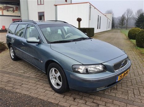 Volvo V70 - 2.4 140PK - 1