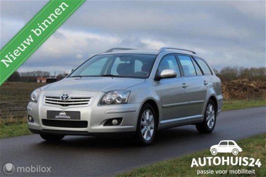 Toyota Avensis Wagon - 2.4 VVTi 163pk Luna AUTOMAAT *Trekhaak - 1