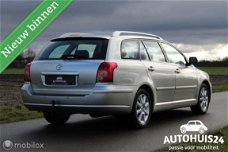 Toyota Avensis Wagon - 2.4 VVTi 163pk Luna AUTOMAAT *Trekhaak