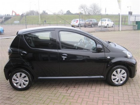 Toyota Aygo - 1.0 VVT-i Aspiration*5 DEURS*AIRCO*NAVIGATIE* 4 SEIZOENEN BANDEN*CDV*ELEKTRISCHE RAMEN - 1