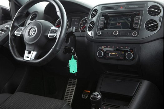 Volkswagen Tiguan - 1.4 TSI Sport&Style R-line Edition | PANORAMADAK | XENON | NAVI -A.S. ZONDAG OPE - 1