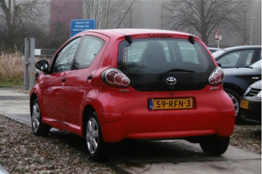 Toyota Aygo - 1.0-12V Access BJ2011 5DRS NAP/1JR APK - 1