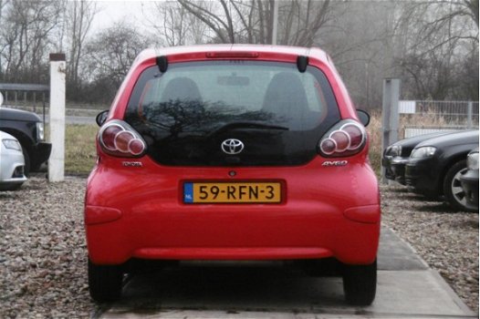 Toyota Aygo - 1.0-12V Access BJ2011 5DRS NAP/1JR APK - 1