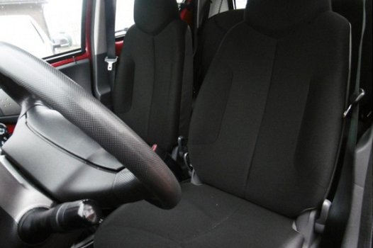 Toyota Aygo - 1.0-12V Access BJ2011 5DRS NAP/1JR APK - 1