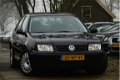 Volkswagen Bora - 1.6-16V Comfortline BJ2004 NAP/CLIMA/APK 10-2020 - 1 - Thumbnail