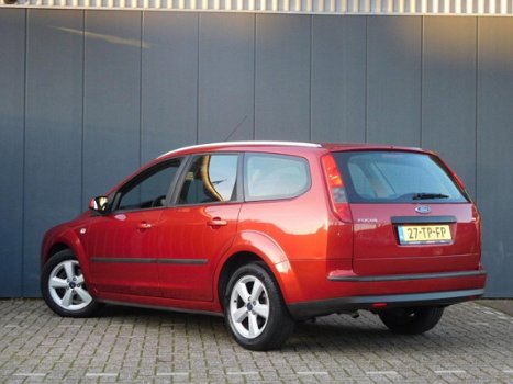 Ford Focus Wagon - 1.6-16V Futura - 1