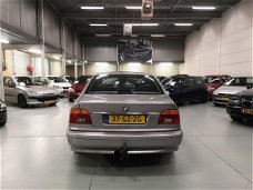 BMW 5-serie - 520i NAP|APK|LEER|AUTOM|RIJDT&SCHAKELTGOED|MEENEEMRPIJS