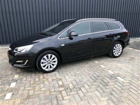 Opel Astra - ST 1.4T 140Pk Cosmo, Navi, Camera, Trekhaak, Prijs Rijklaar - 1