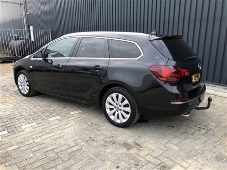 Opel Astra - ST 1.4T 140Pk Cosmo, Navi, Camera, Trekhaak, Prijs Rijklaar - 1