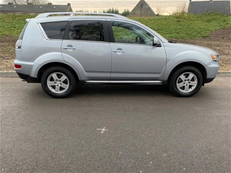 Mitsubishi Outlander - 2.0 Intro Edition Trekhaak, Half leer, navigatie - 1