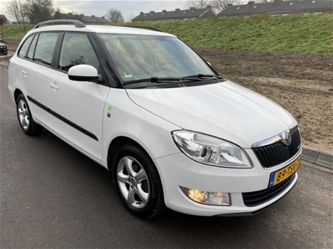 Skoda Fabia Combi - 1.2 TDI Greenline APK 01-03-2021 distributieriem vervangen 16-07-2019 - 1