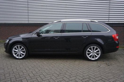 Skoda Octavia Combi - 1.4 TSI Xenon Leer Panodak Trekhaak - 1