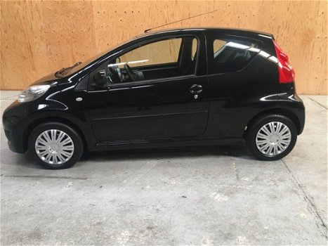 Peugeot 107 - 107 1.0-12V XR - 1