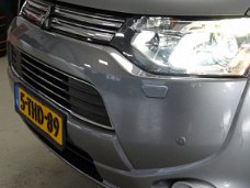Mitsubishi Outlander - 2.0 PHEV Instyle AFN TREKHAAK-CAMERA-LEER-GLAZEN DAK