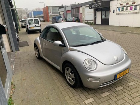 Volkswagen New Beetle - 1.6 Met Onderhoudshistorie, Airco, NAP en een nieuwe APK - 1